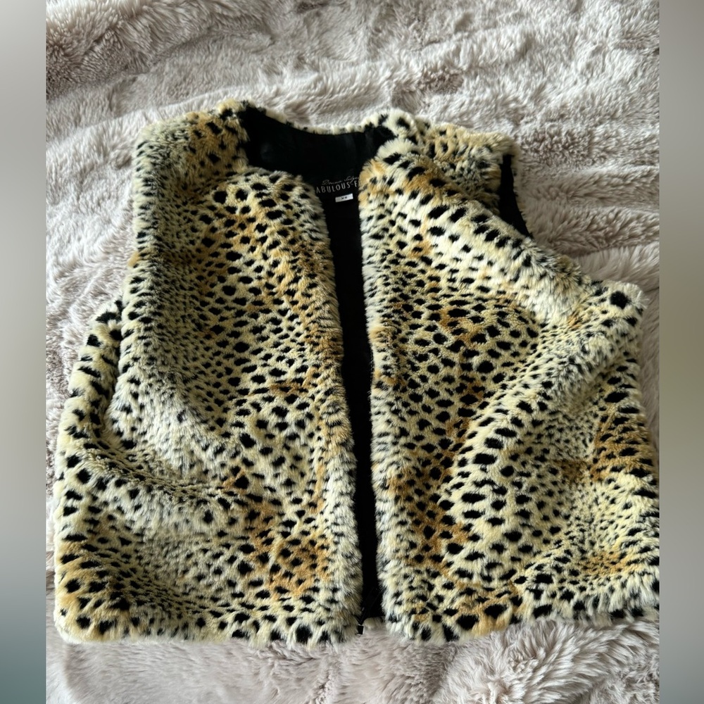 Fabulous furs vintage soft original Leopard fur vest